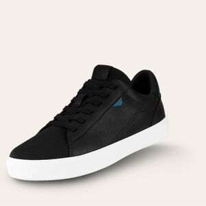 Vesi Women’s Black Soho Sneaker - Regular Fit